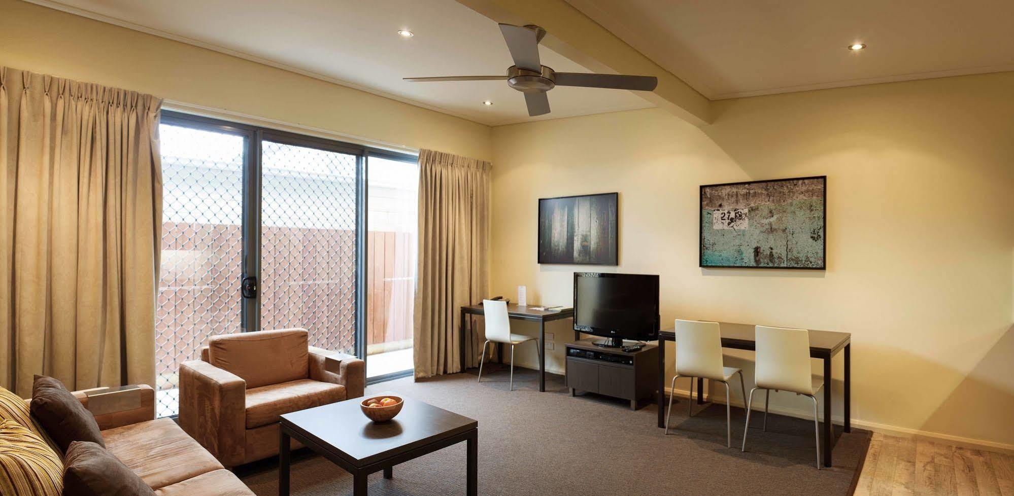 Portman House Motel Scone Bagian luar foto